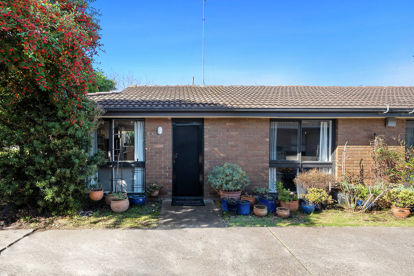 1/1 Holyrood Avenue, Newtown 2 Bed Unit For Sale