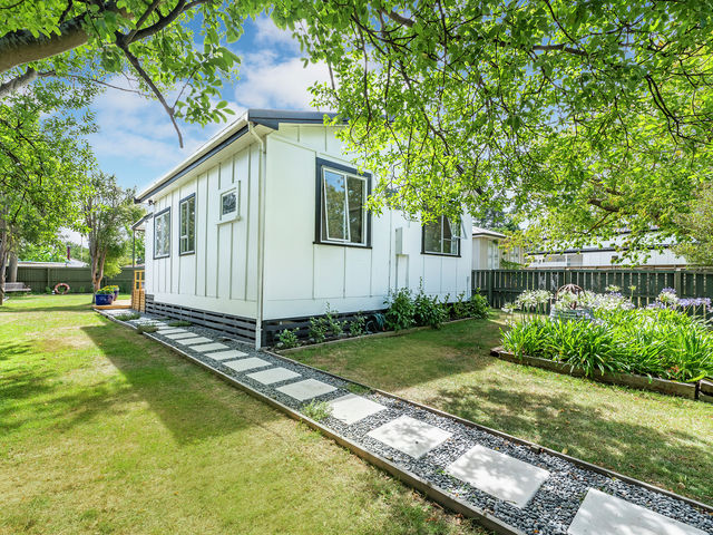 16 Broadway Avenue Waikuku Beach