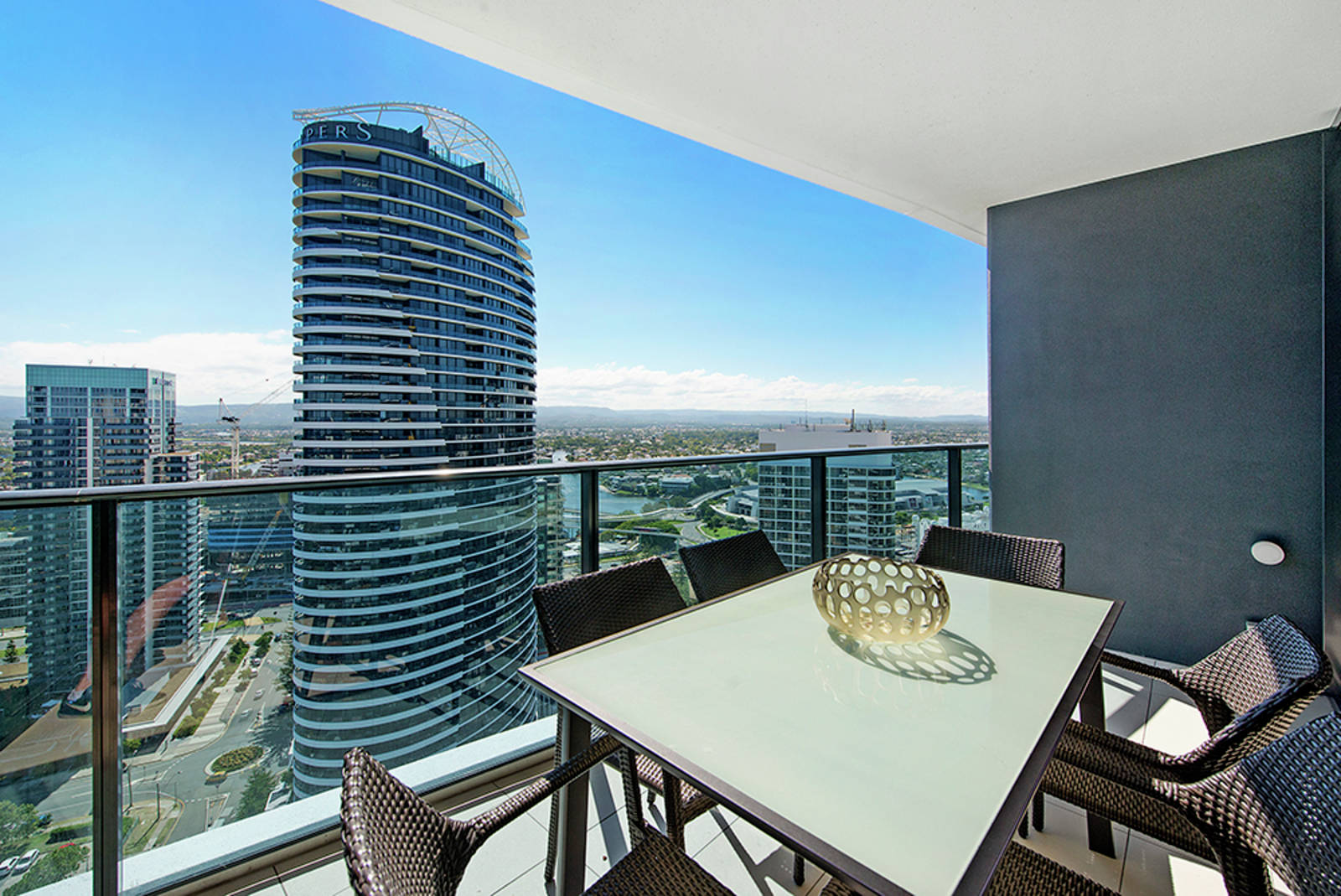 2707 'The Oracle' 1 Oracle Boulevard, Broadbeach 2 Bed Apartment