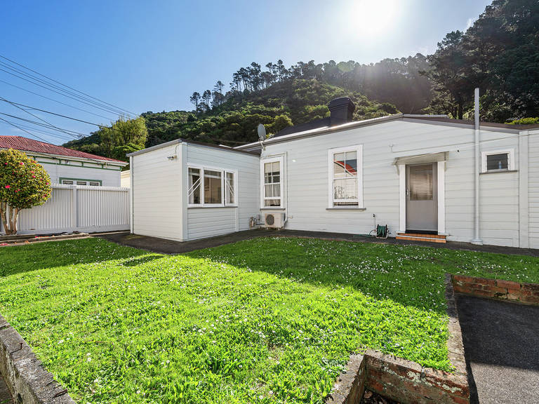 18-20 Poplar Grove Thorndon