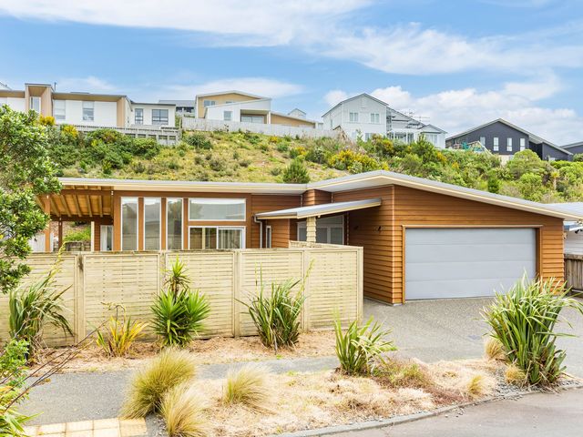 14 Tea Tree Lane Woodridge