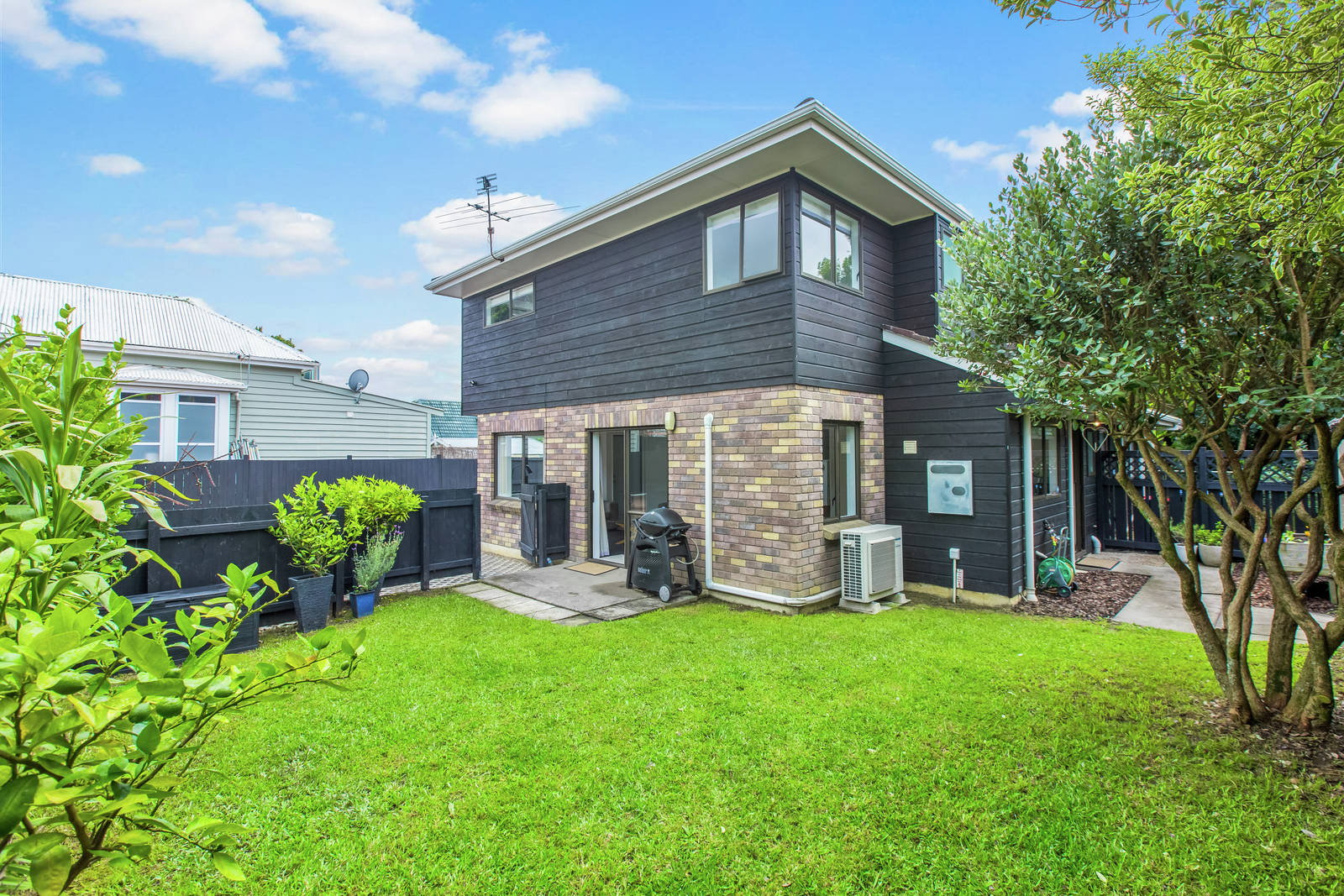 2/24 Blockhouse Bay Road, Avondale 3 Bed House Private Treaty