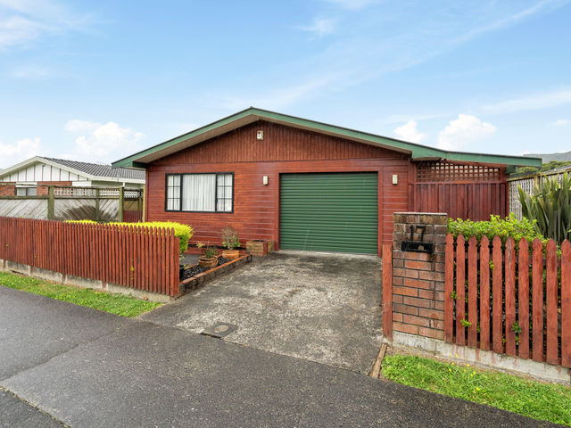17 Karamea Grove Wainuiomata