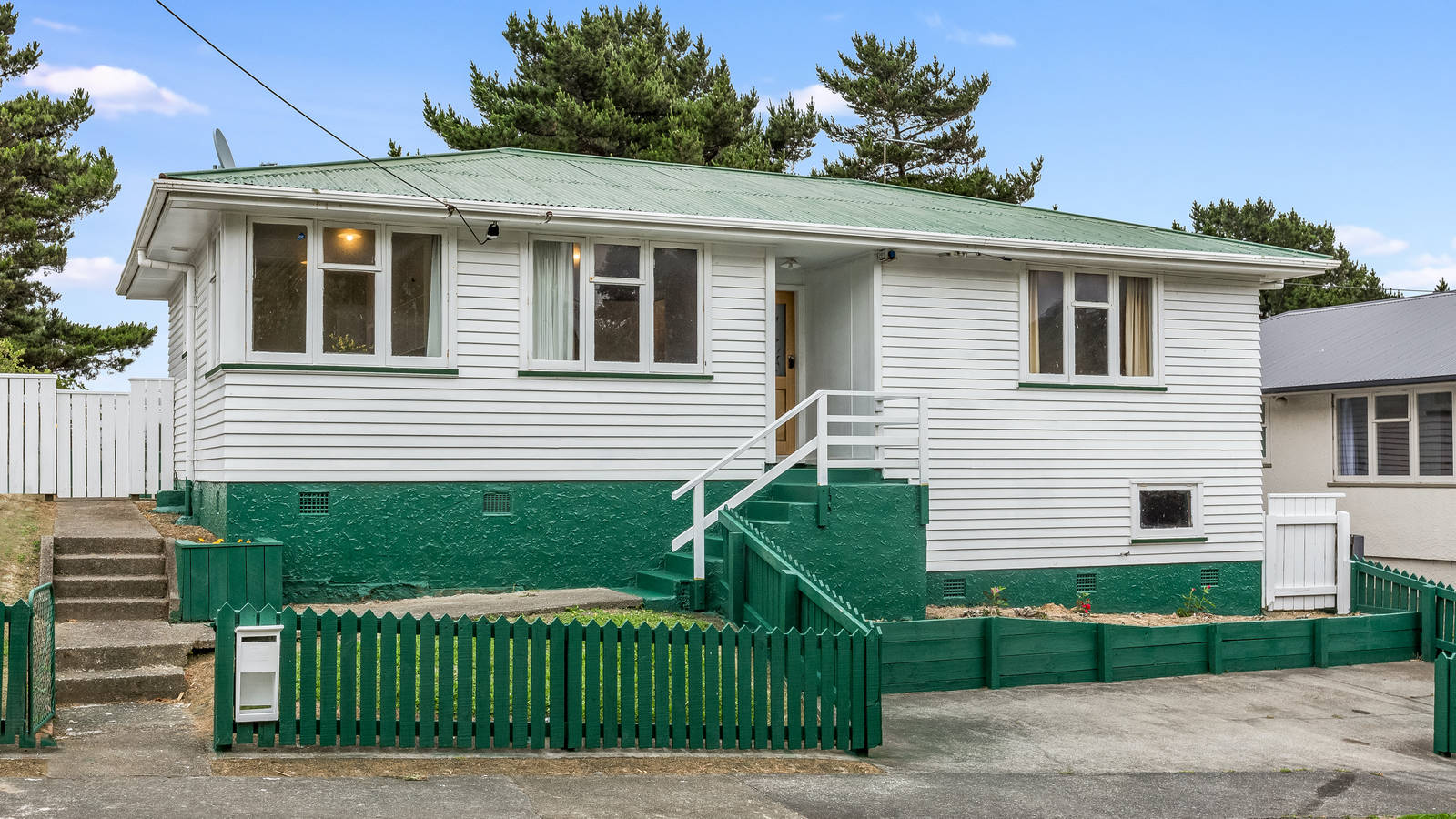12 Cornwall Crescent , Ranui 3 Bed House Private Treaty