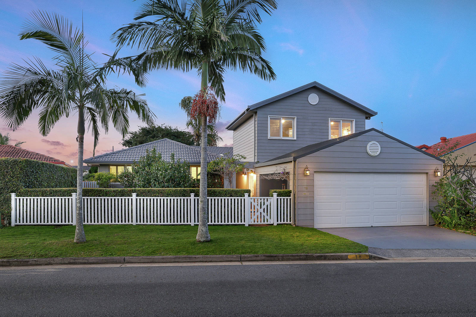 18 Weatherly Avenue, Mermaid Waters