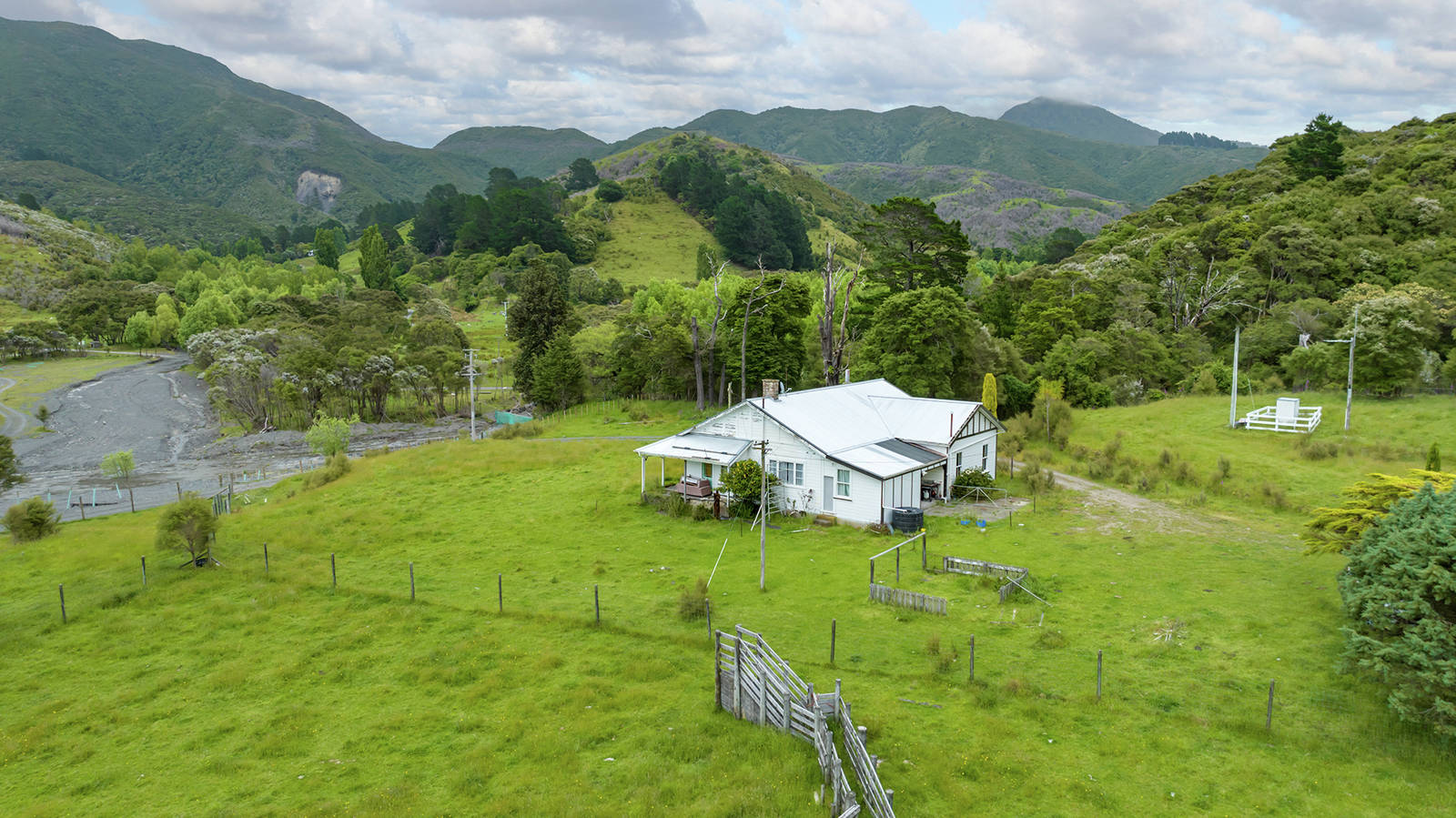 418 Kaiwaka Road, Martinborough 5 Bed Lifestyle Property For Sale
