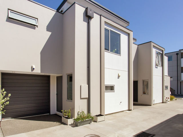 2/372 Worcester Street Linwood