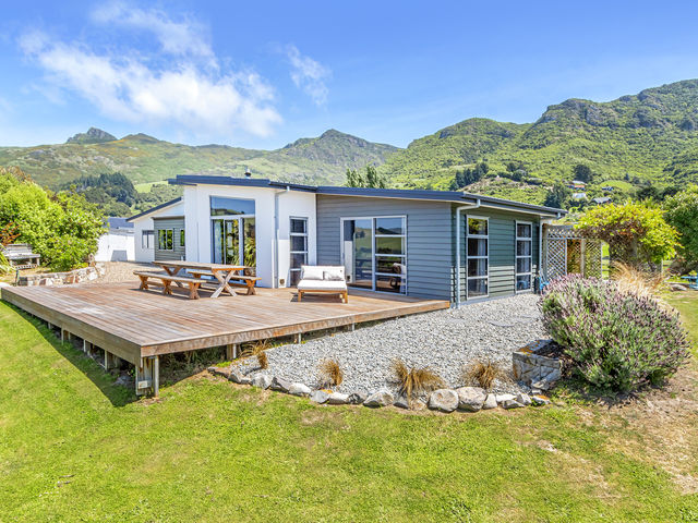 16 Hollybank Lane Governors Bay