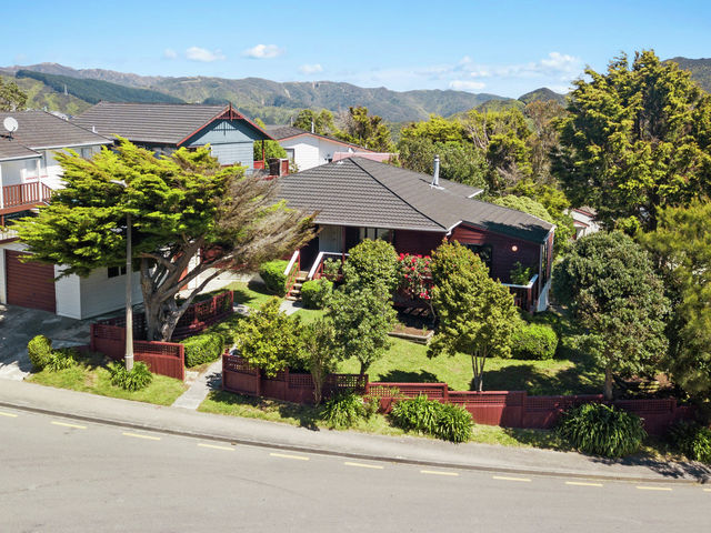 102 Montgomery Avenue Karori