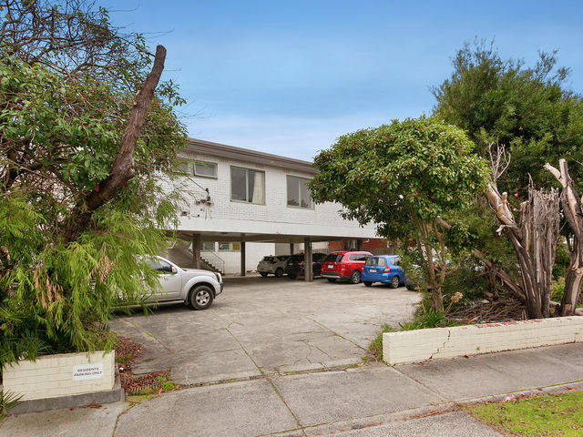 2/105 Willesden Road Hughesdale