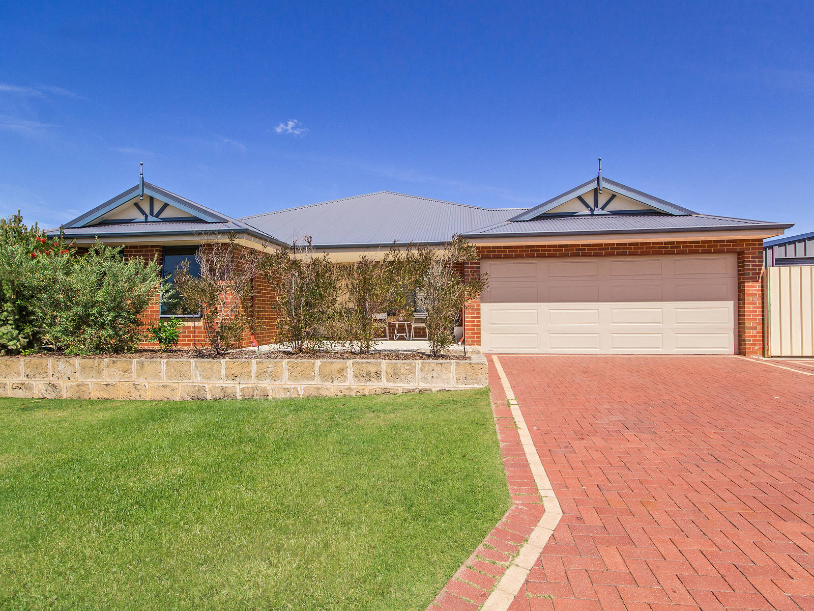 6 GASTON ROAD, SECRET HARBOUR 4 Bed House Private Sale