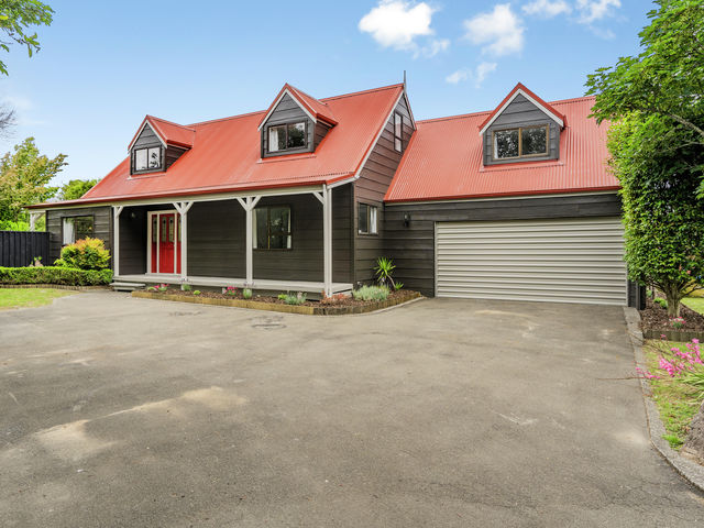 56 Larchmont Grove Totara Park