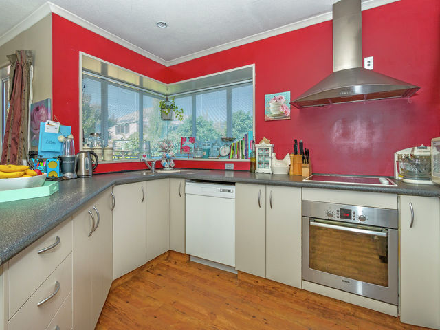 502 Bower Avenue Parklands