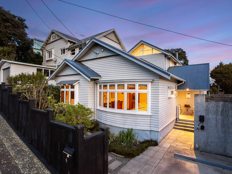 9 Dover Street Island Bay