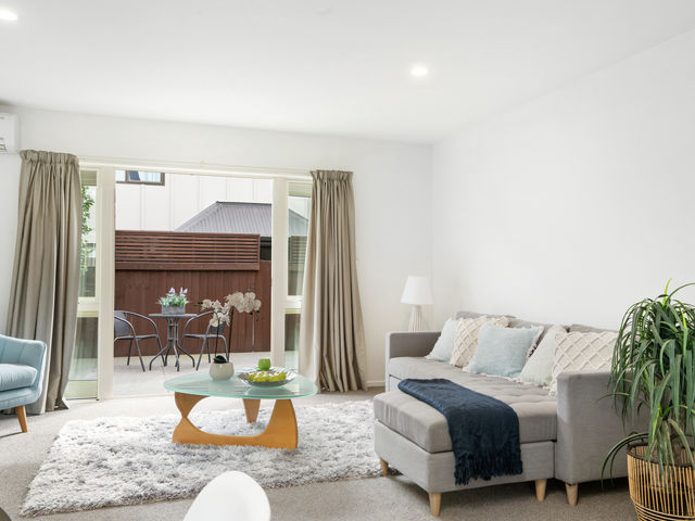 7/11 Grove Road Addington