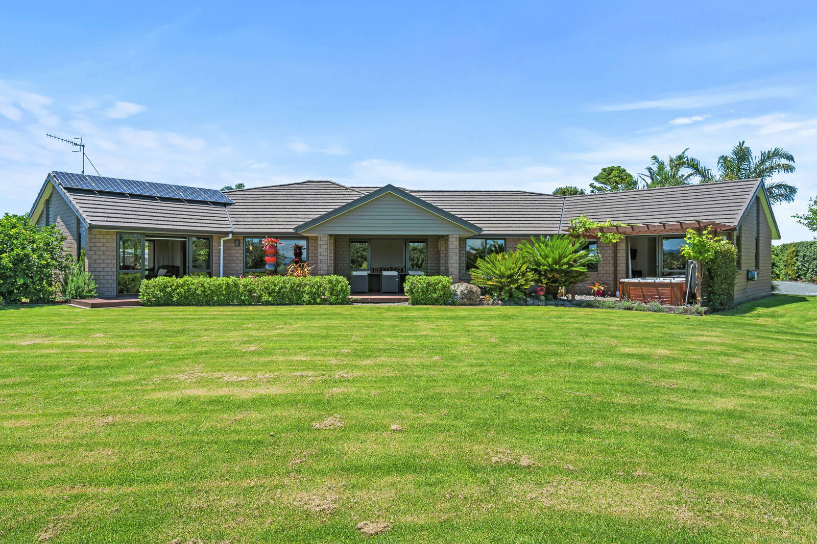 656A One Tree Point Road, One Tree Point 4 Bed House Private Sale