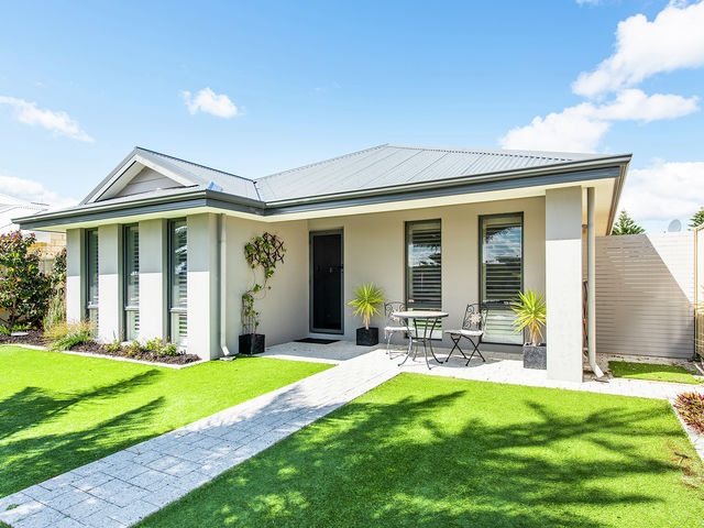 72 Bancoura Parkway Secret Harbour