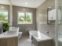 photo property thumbnail