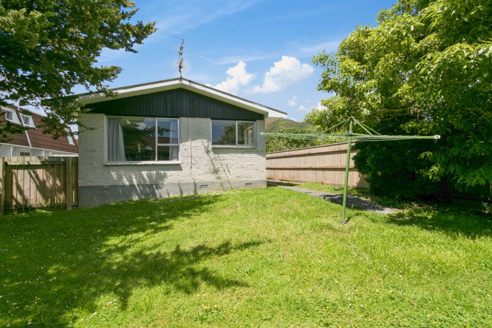 10B Wainui Road, Waiwhetu 2 Bed House Private Sale