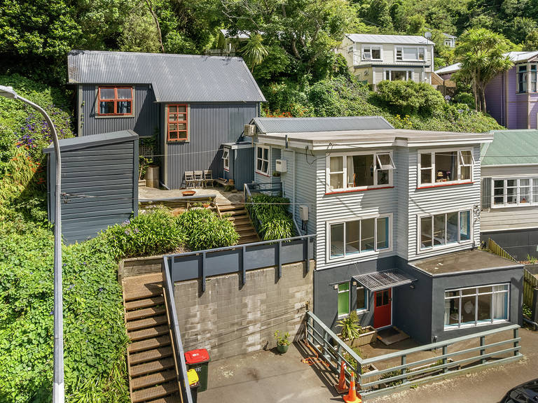 1 & 2/1 Entrance Street Aro Valley