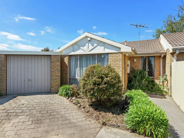 3/12 Milner Court Cranbourne