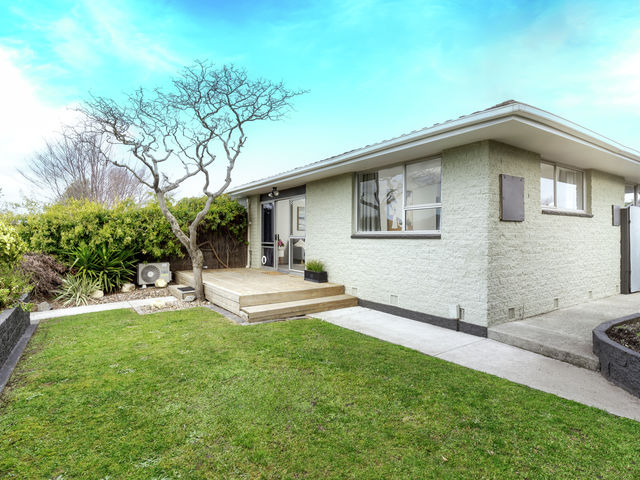 2/18 Oakhampton Street Hornby