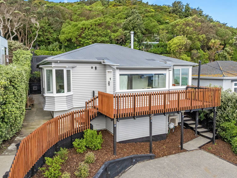 147 Severn Street Island Bay