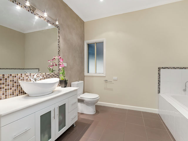 10 Claudel Street Oakleigh East