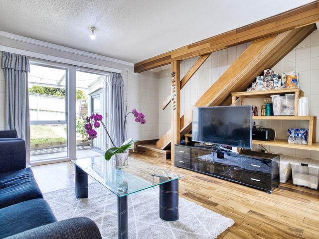 35 Fred Woodward Place Mount Roskill South