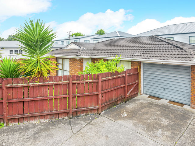 2/27 Duke Street Papakura