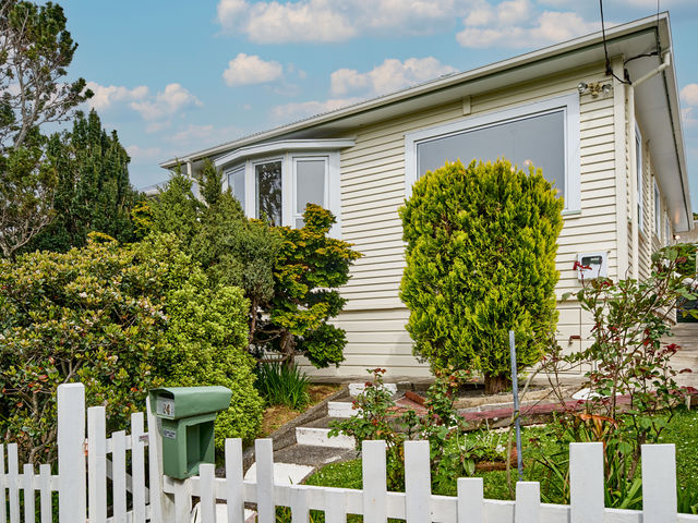 14 Waikato Street Island Bay