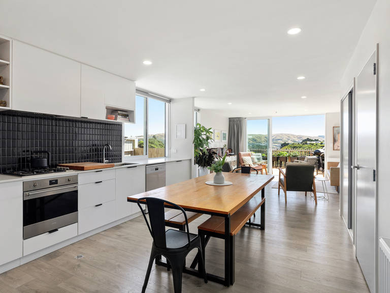 13/6 Bushland Grove Paparangi