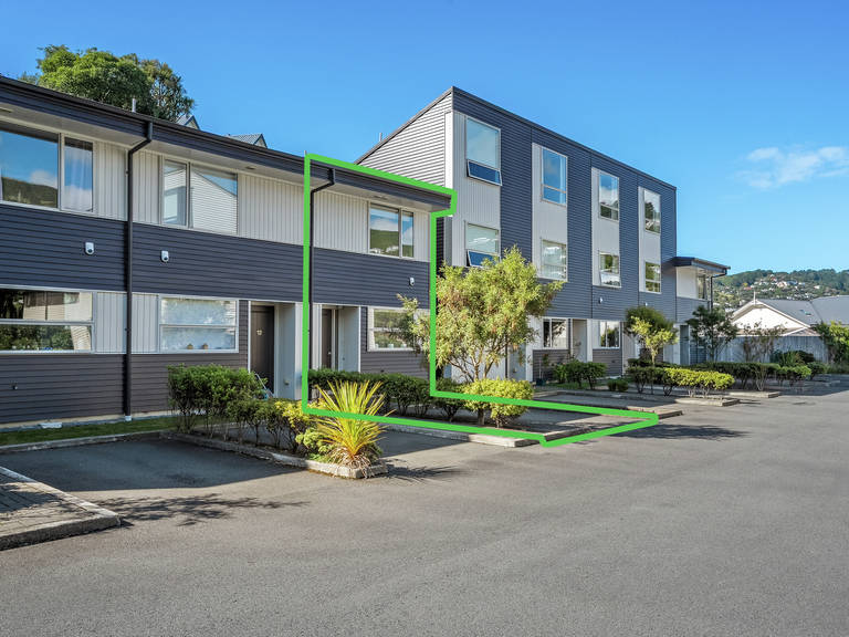 11/8 Thatcher Crescent, Crofton Downs