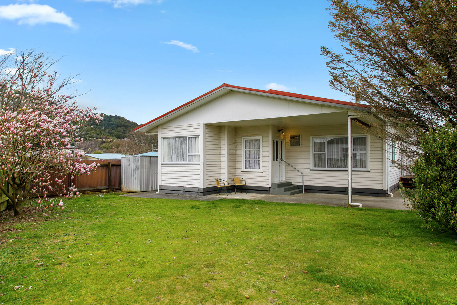 1/6 Wellington Road, Wainuiomata 3 Bed Unit Private Sale