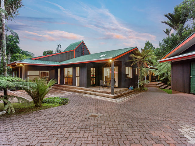 195A Scenic Drive Titirangi