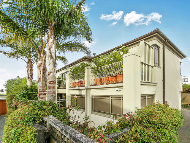 2/14 Long Drive St Heliers