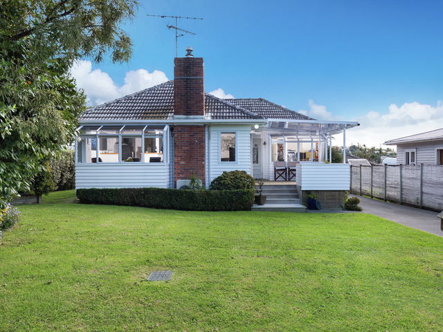 8 Benders Avenue Hillcrest