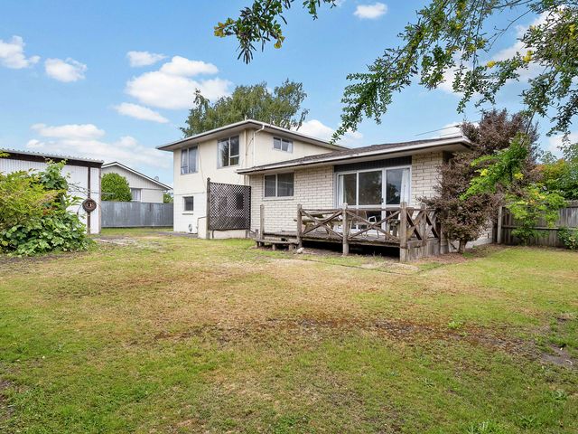 69 Lakewood Drive Burwood