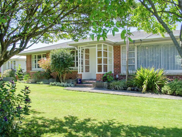 32 Cambridge Tce Masterton