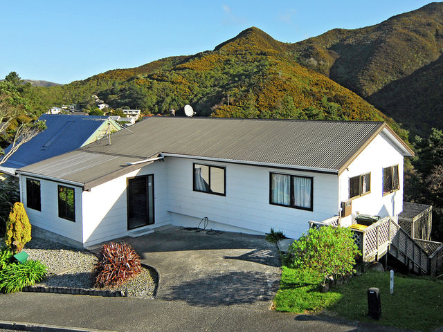 97 Thurleigh Grove Karori