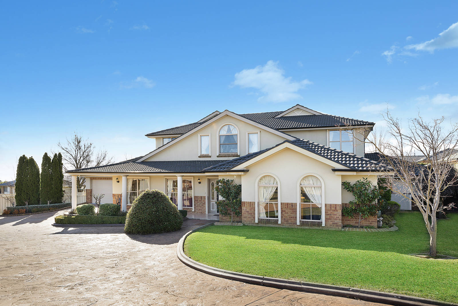 10 Tinnock Place, Orange 7 Bed House Private Treaty