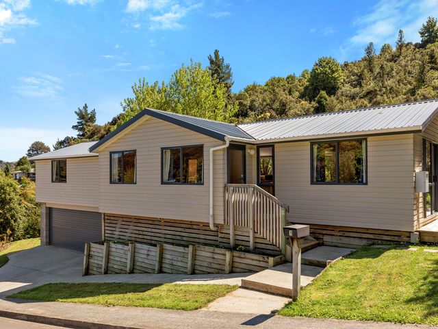 1 Lowry Heights Stokes Valley