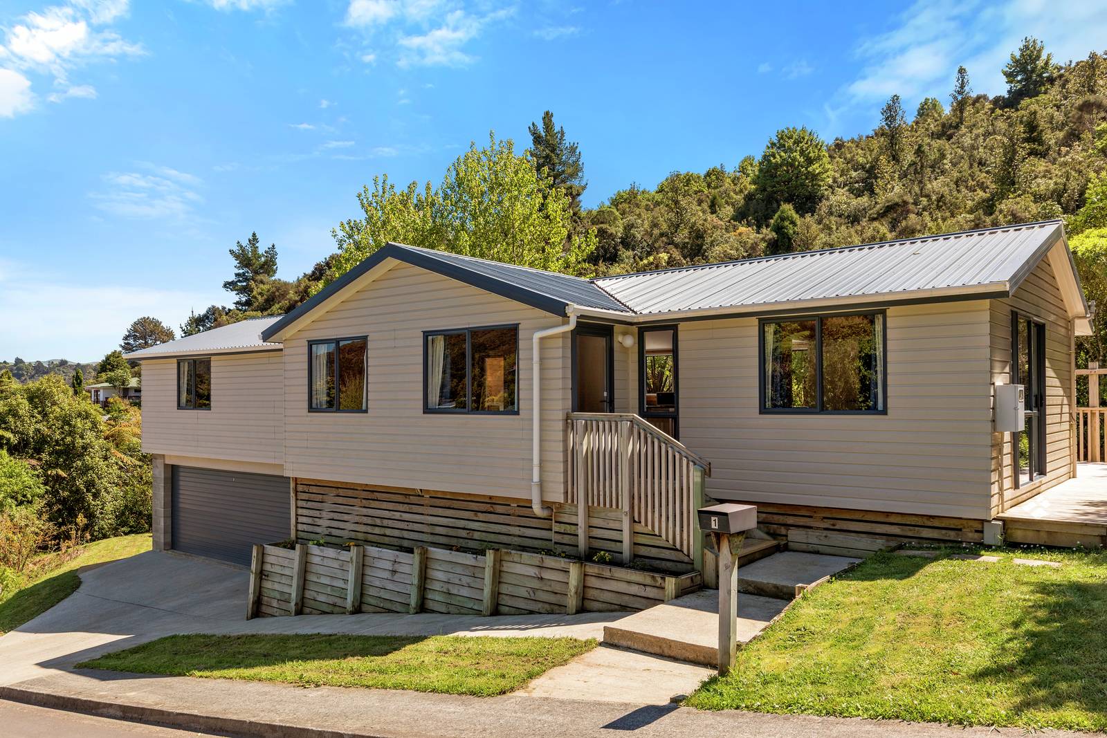 1 Lowry Heights, Stokes Valley