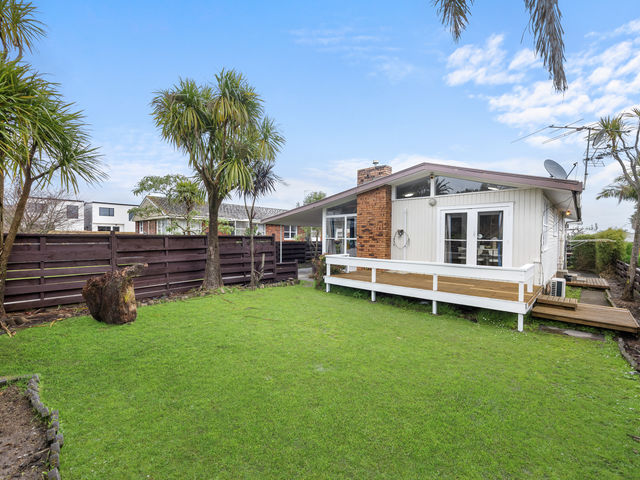 1/67 Cardiff Road Pakuranga Heights