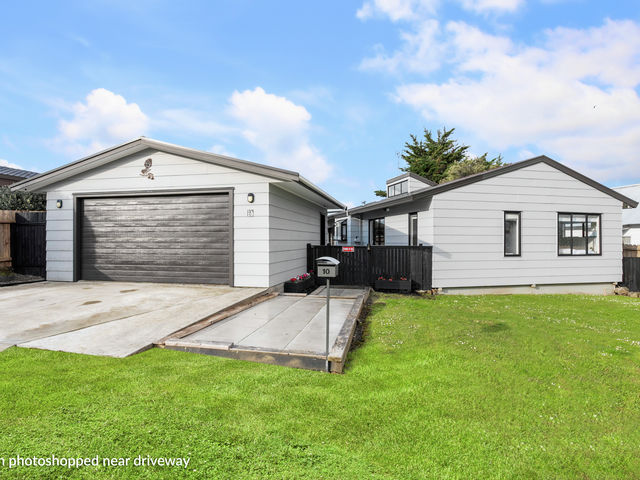 10 Coubray Place Botany Downs
