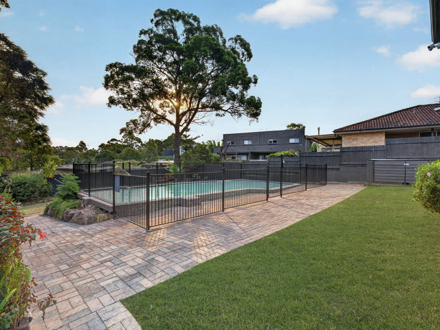 53 Naomi  Street South Winston Hills