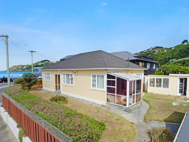 230 Onepu Road Lyall Bay