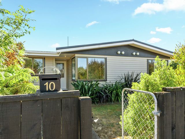10 Tasman Crescent Carterton
