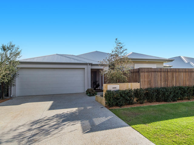 10 Stradbroke Rd Secret Harbour