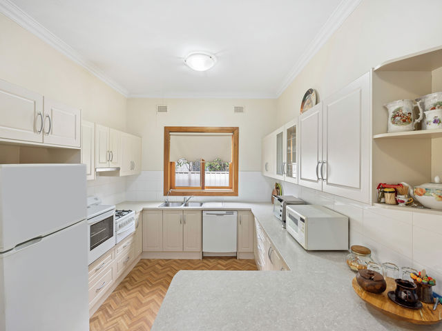 36 L'Estrange  Street Glenside